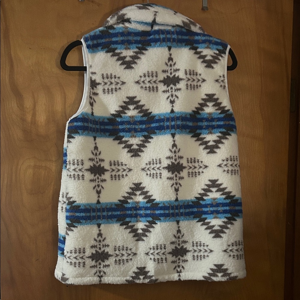 Geometric Patterned Fleece Vest - Picture 3 of 3